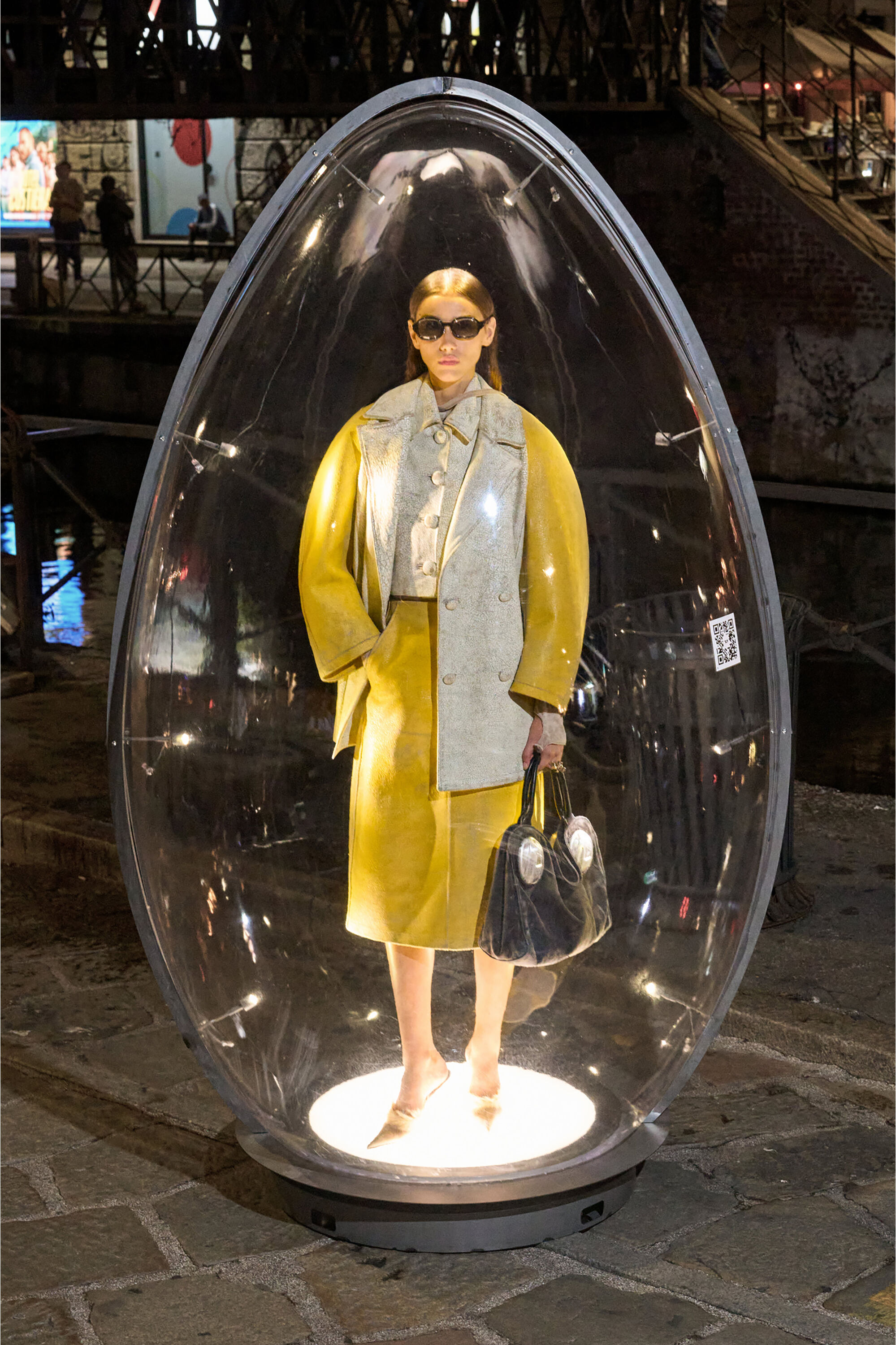 Diesel - L-ERINA, Woman's Midi pencil skirt in cracked leather in Yellow - 5