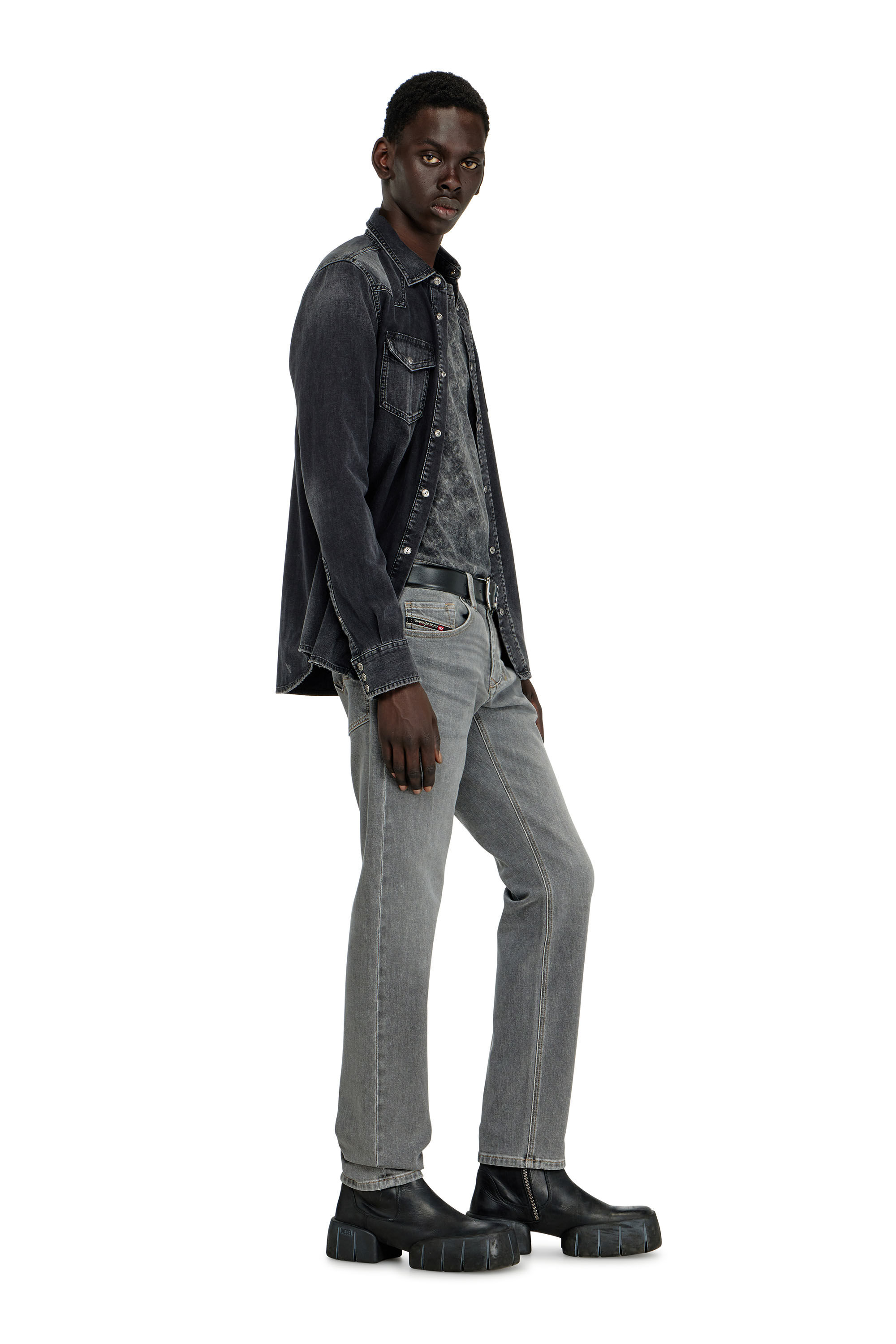 Diesel - Man's Regular Jeans 1986 Larkee-Beex 0KBBI, Grey - 2