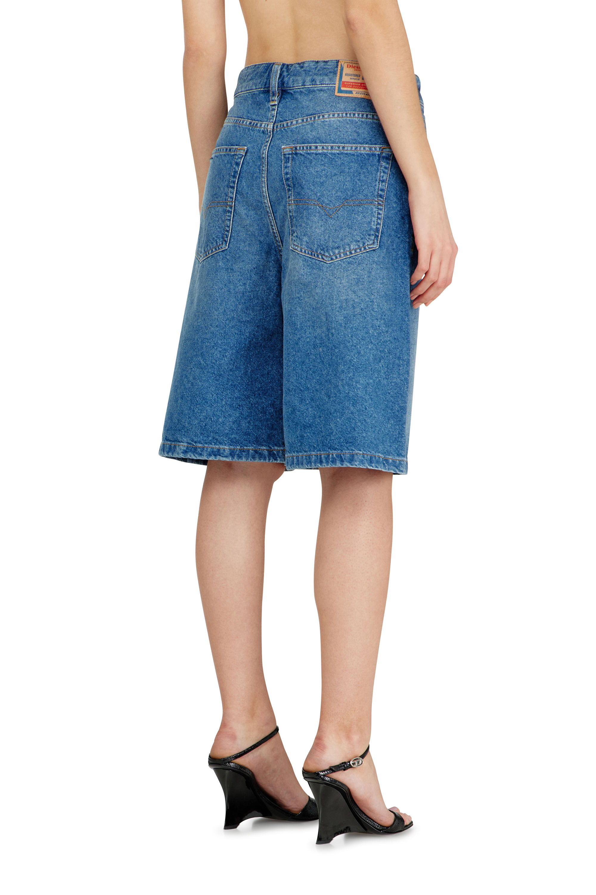 Diesel - DE-SIRE-SHORT, Woman's Shorts in clean-washed denim in Blue - 3