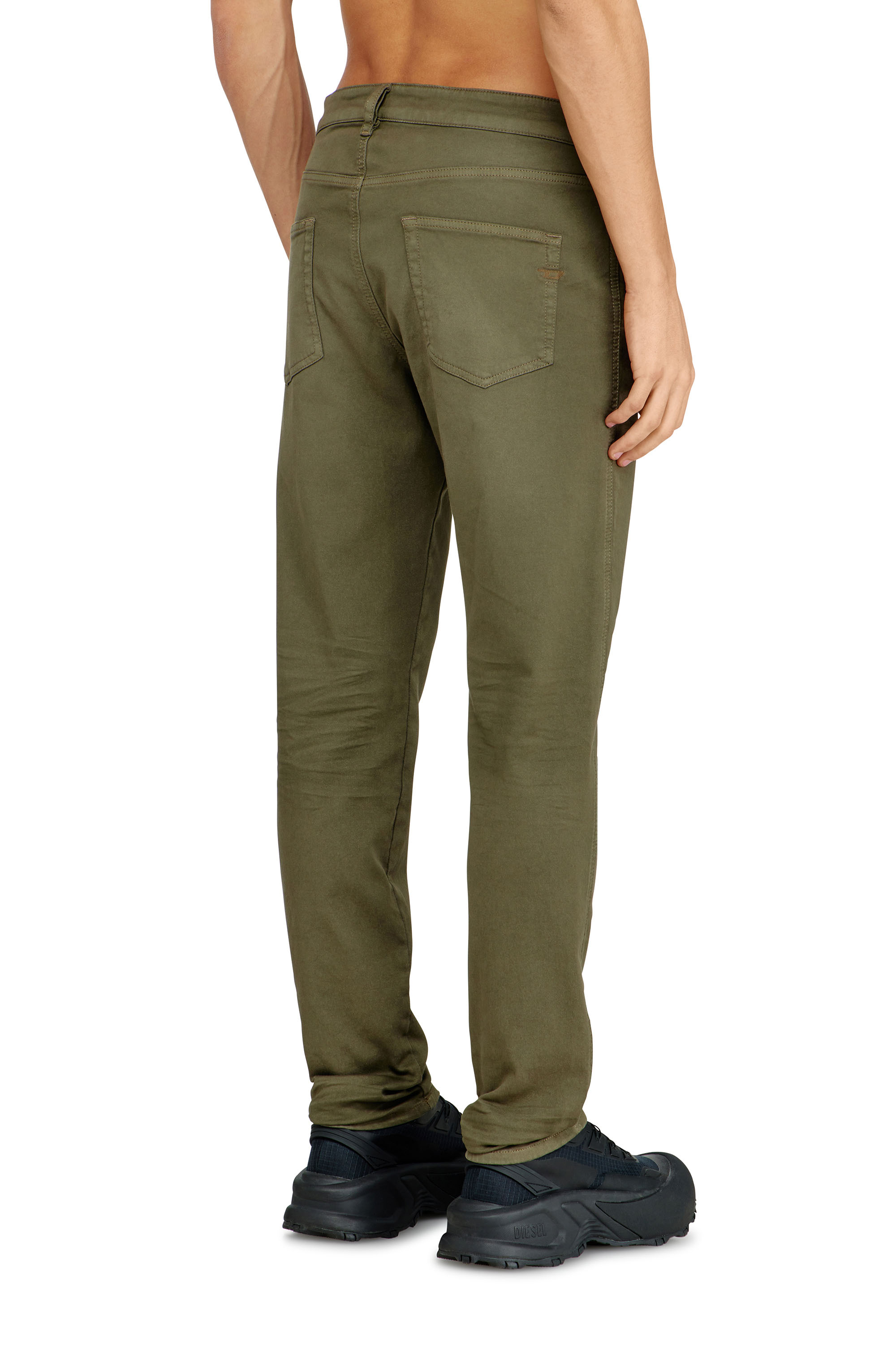 Diesel - Man's Slim 2062 D-Strukt Joggjeans&reg; 0670M, Military Green - 3