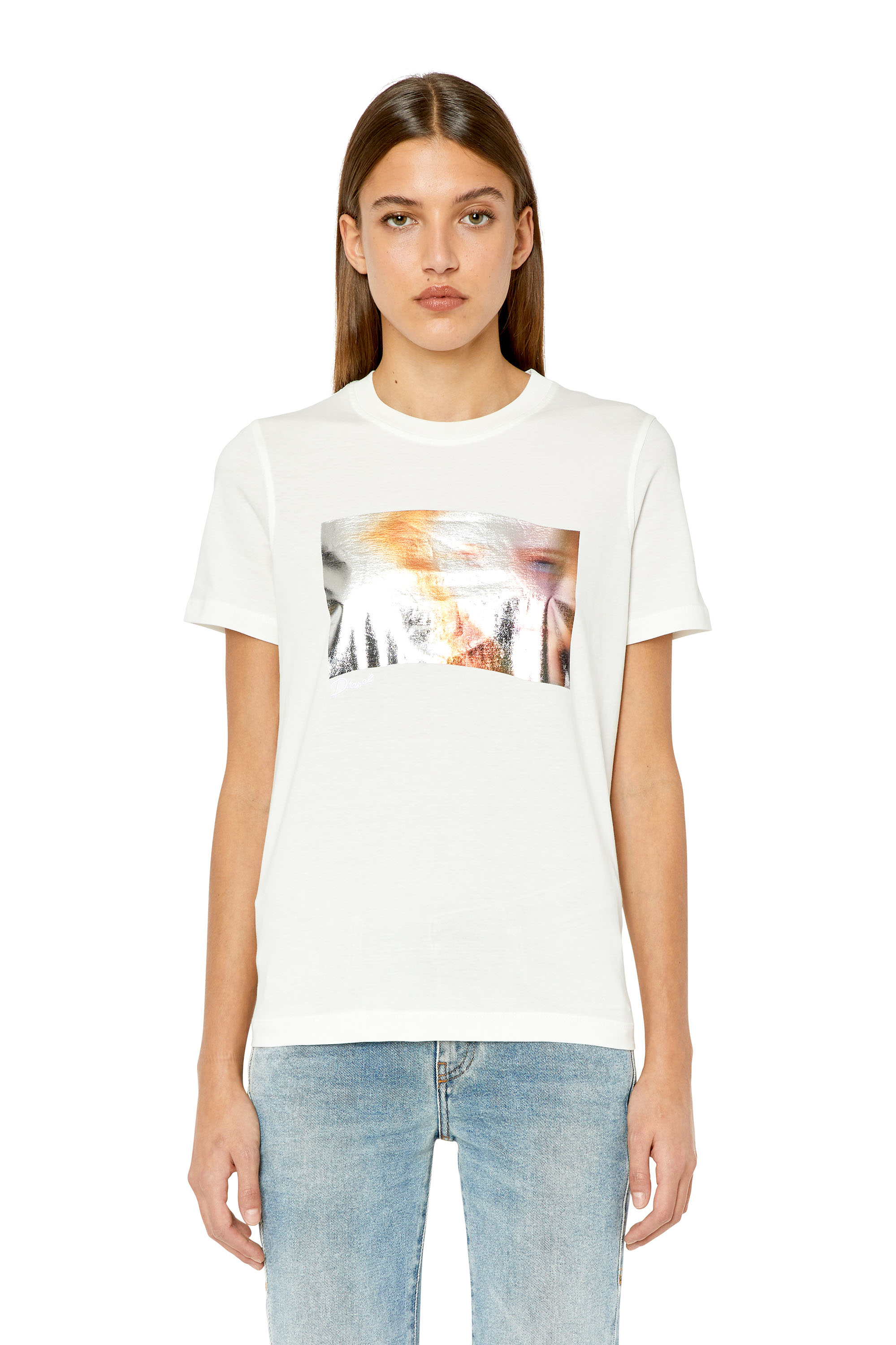 Diesel - T-shirt con stampa metallizzata di un volto sfocato - T-Shirts - Donna - Bianco