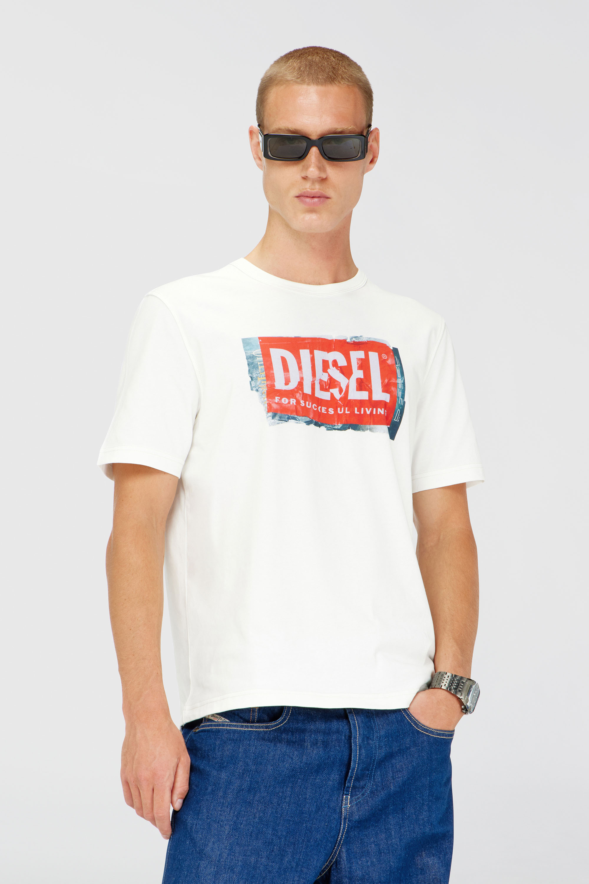 Diesel - T-shirt with crumpled-effect logo - T-Shirts - Man - White