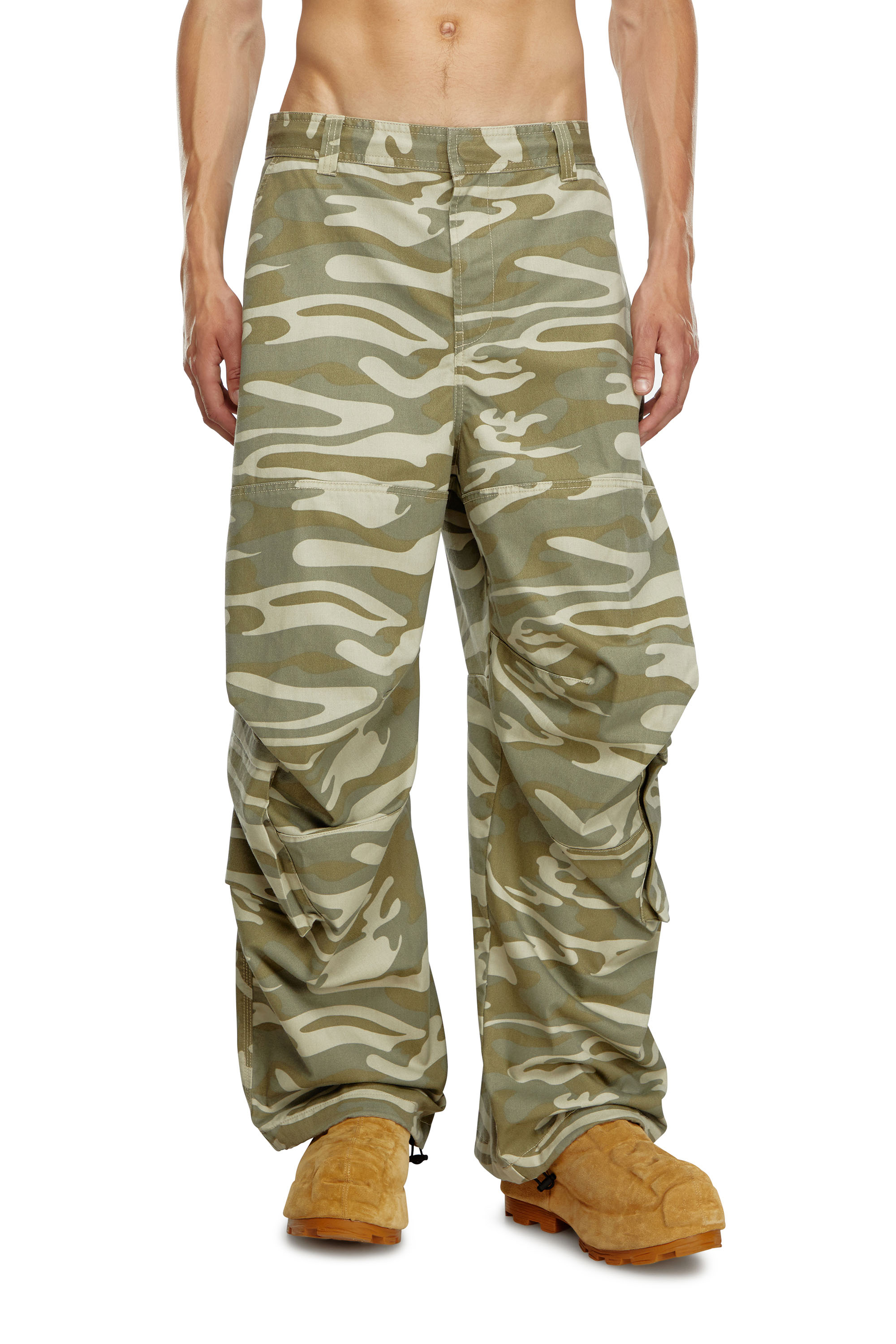 Shop Diesel Pantaloni Con Tasche Stampa Camouflage In Green