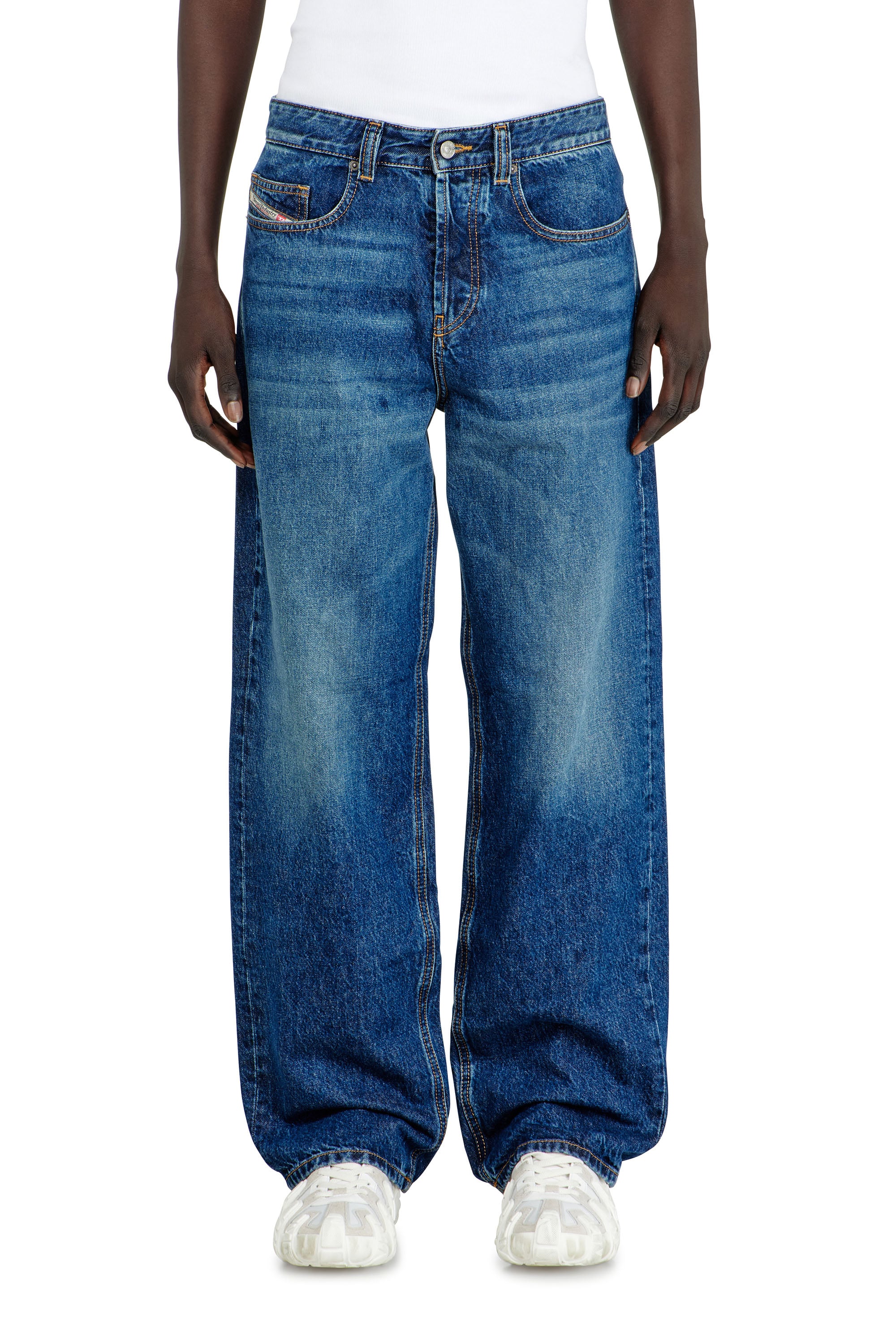 Diesel Mannelijk Blauw Relaxed Jeans Low Waist 2001 D-Macro, Button Fly Maat 32