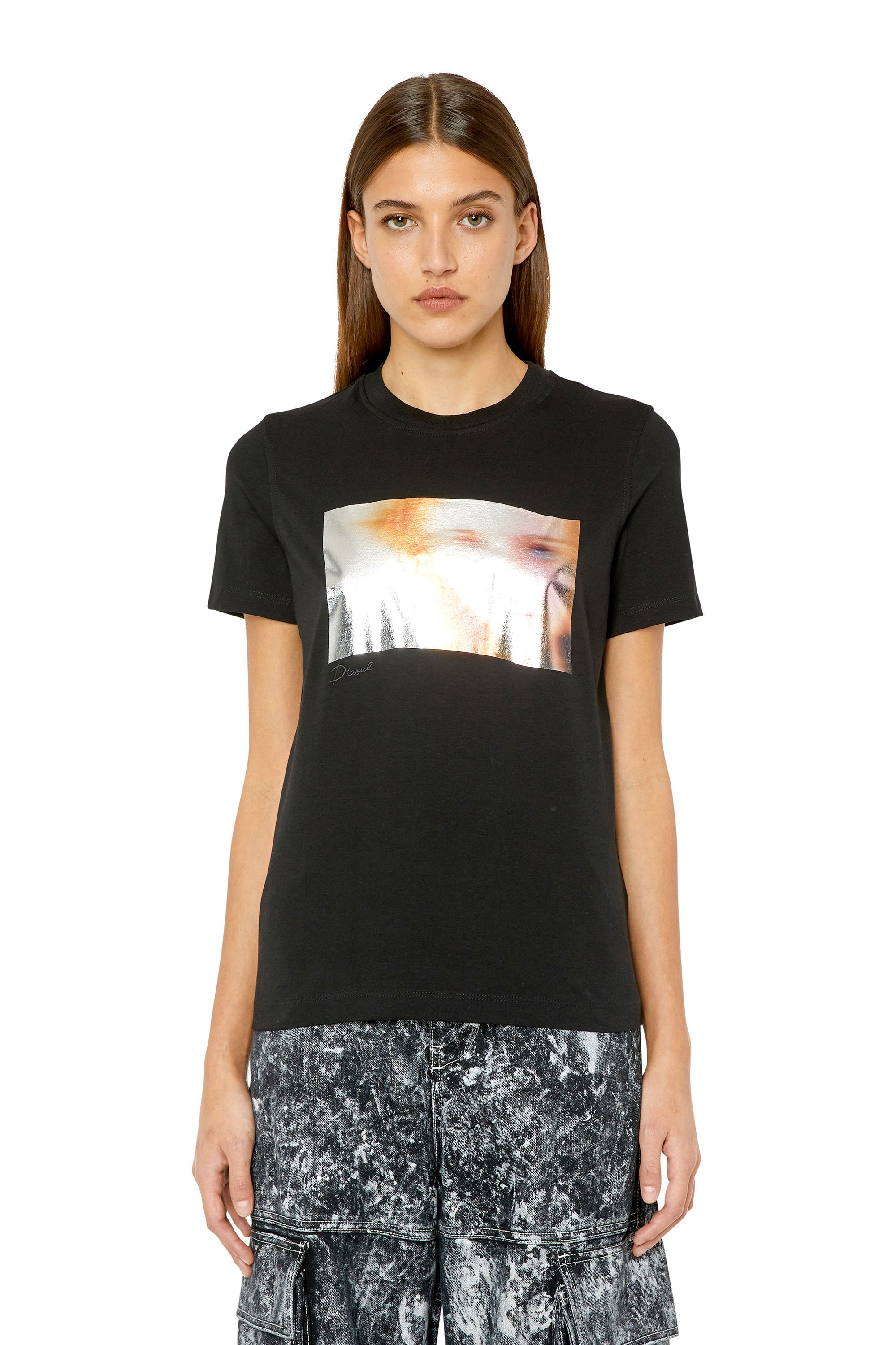 Diesel - T-shirt con stampa metallizzata di un volto sfocato - T-Shirts - Donna - Nero