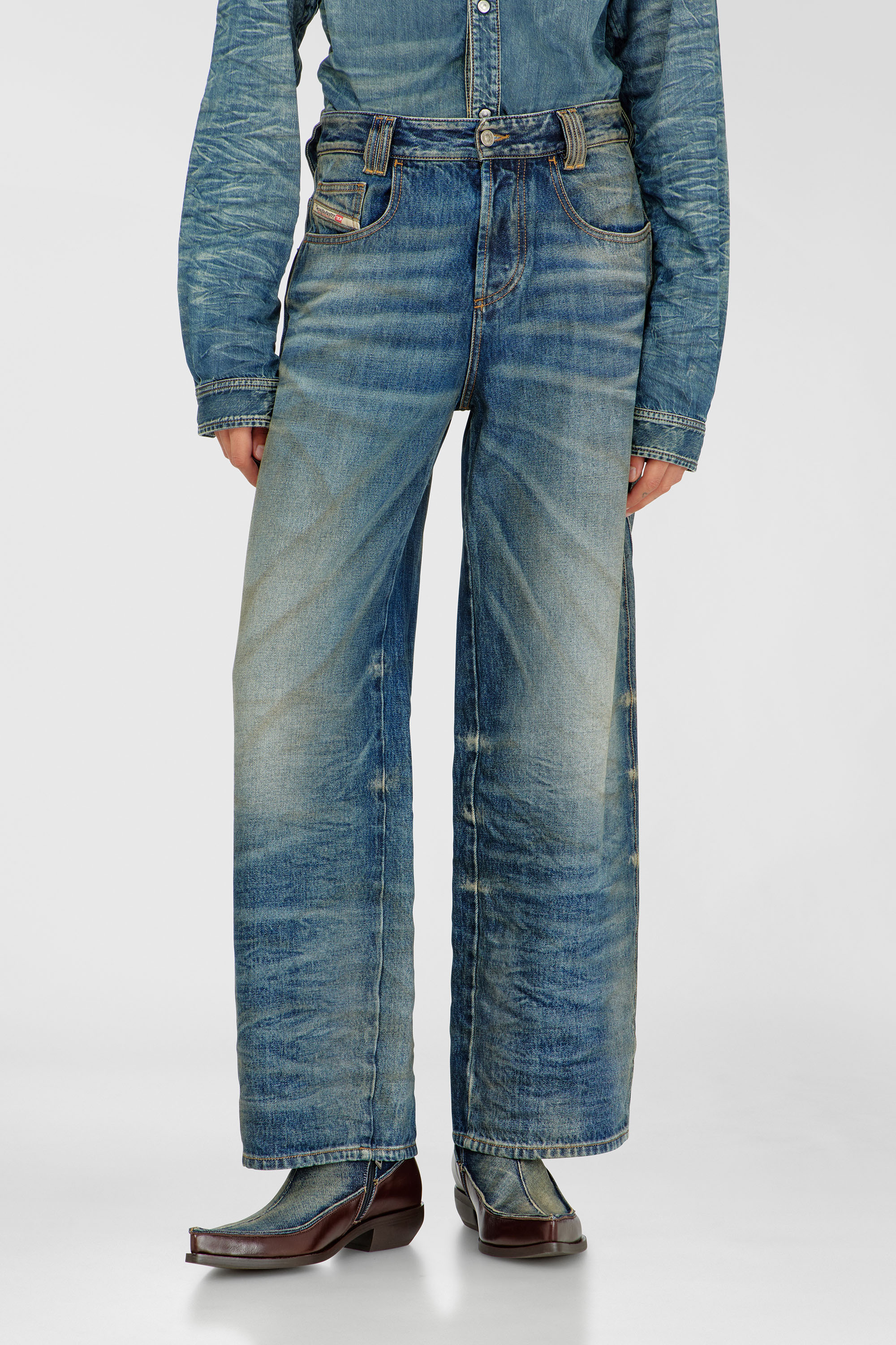 Diesel Relaxed Jeans High Waist 1982 D-Hakou, Medium blue, Button fly ...
