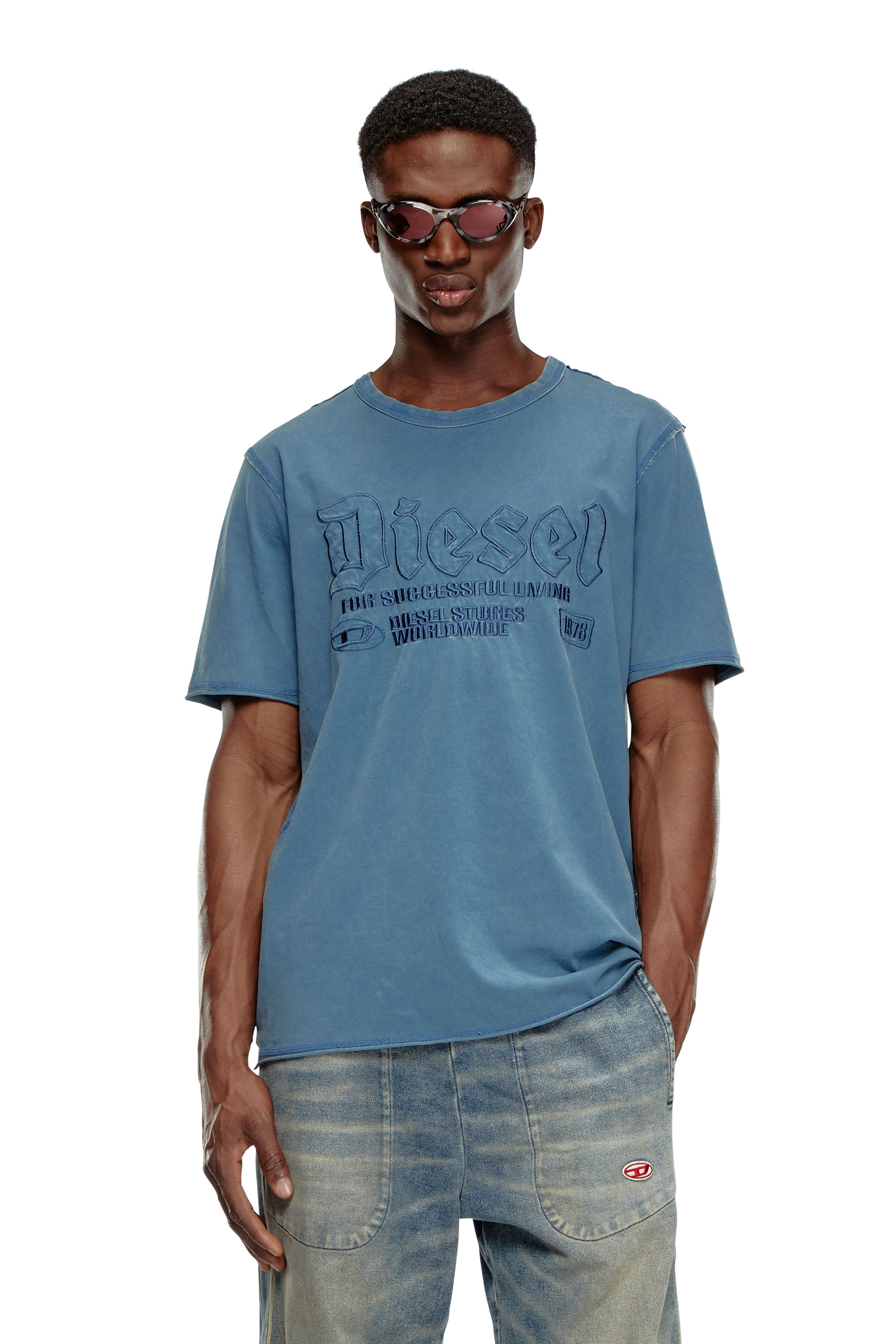 Diesel - Verblasstes T-Shirt mit farblich abgestimmter Stickerei - T-Shirts - Herren - Blau