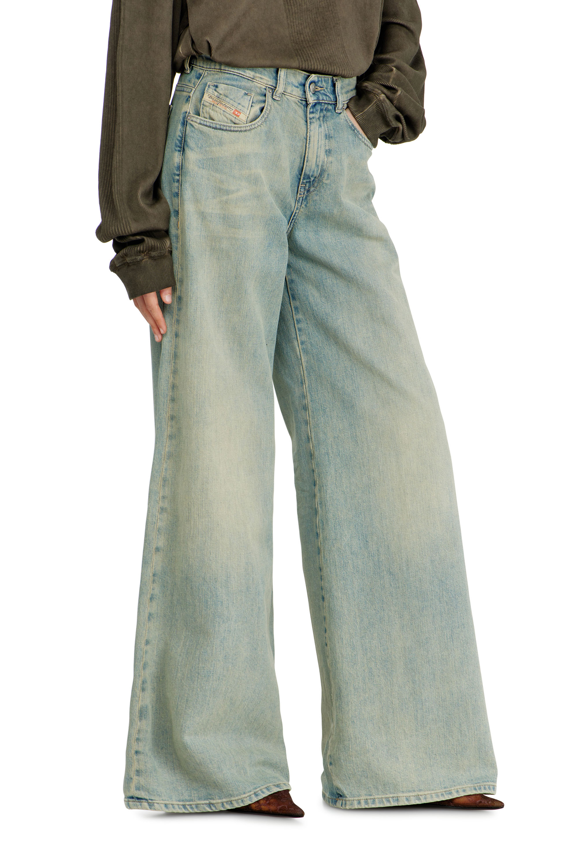 Diesel - Woman's Flare Jeans 1978 D-Akemi 09N33, Light Blue - 4
