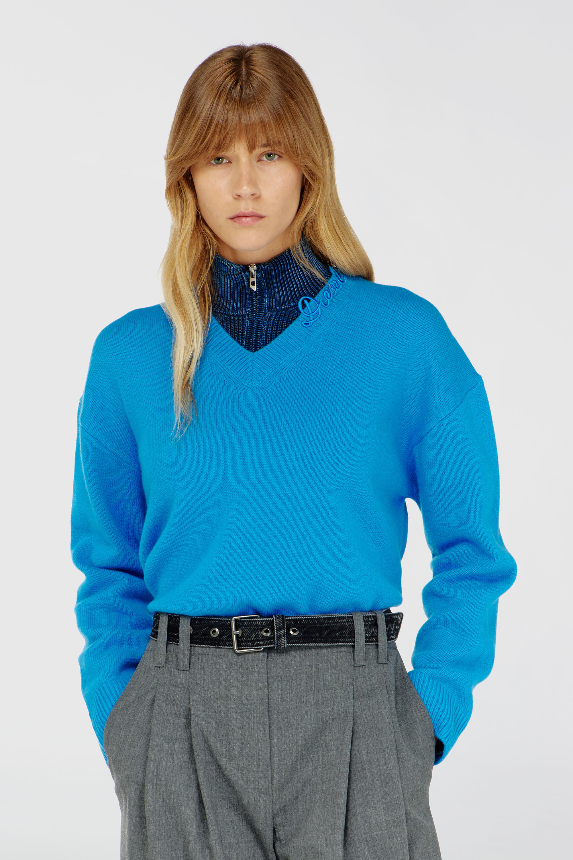Diesel - Wool V-neck jumper with neck logo - Knitwear - Woman - Blue