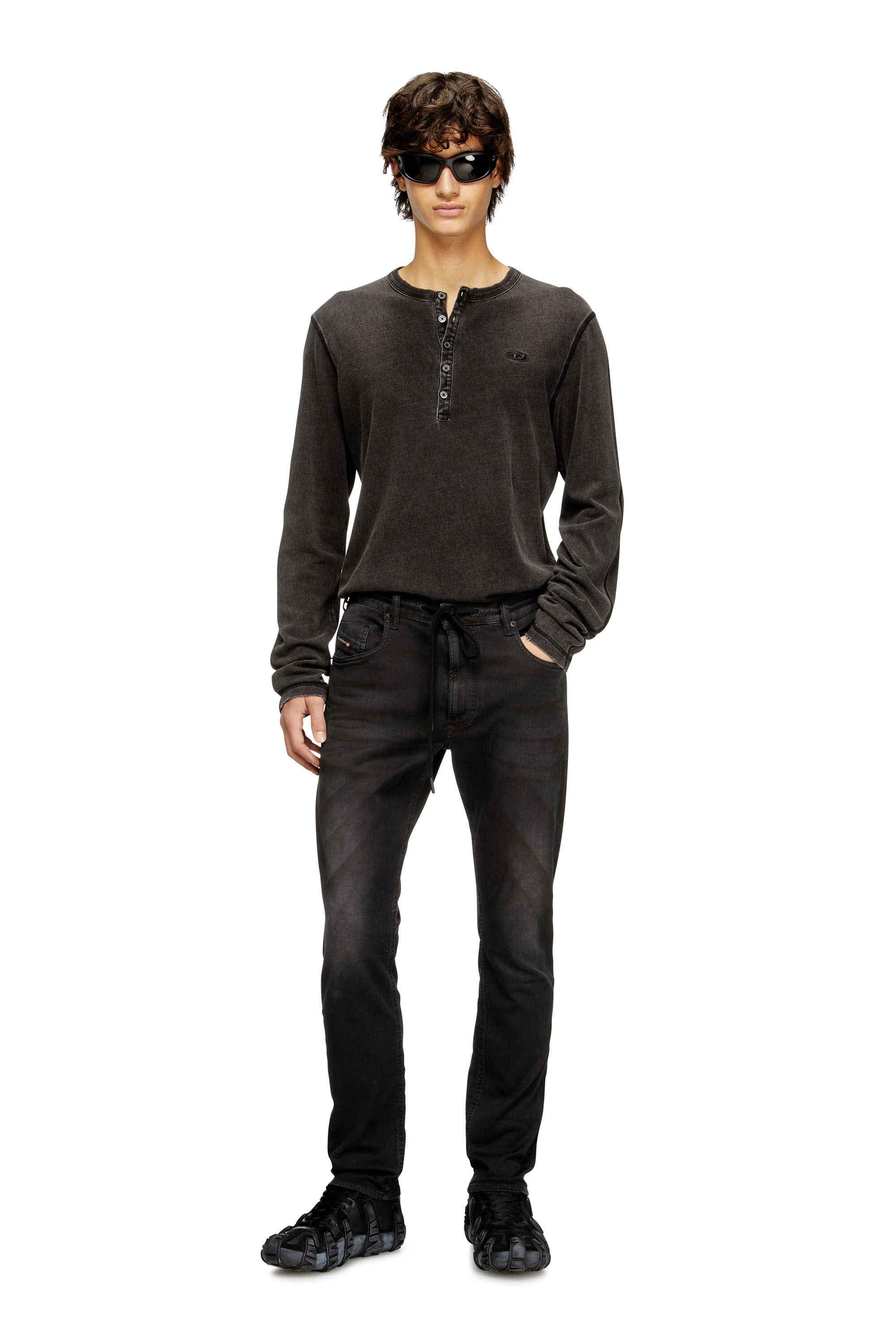 Diesel - Man's Regular 2032 D-Krooley Joggjeans® 0670M, Black - 2