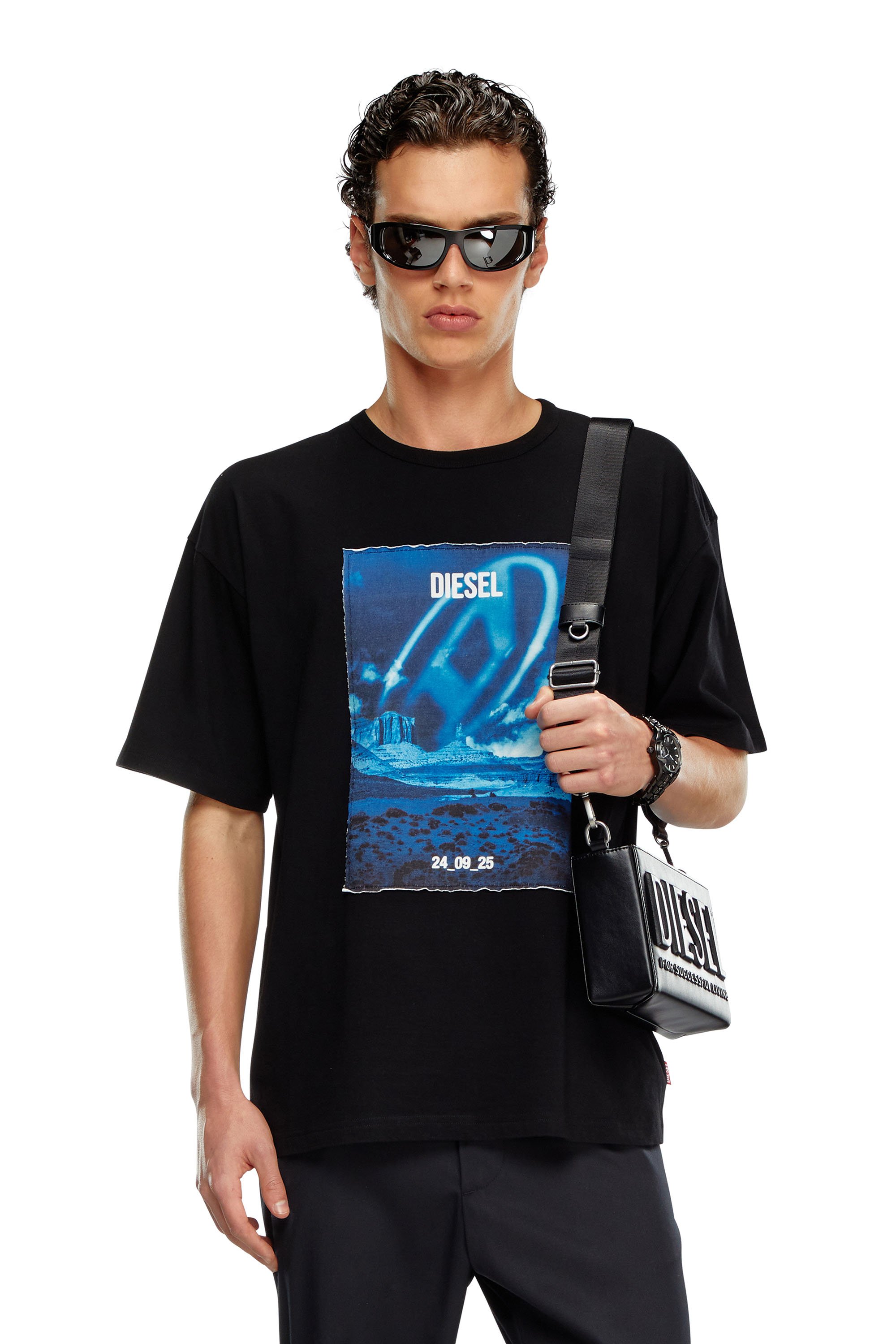 Diesel - T-shirt à manches longues avec empiècement imprimé - T-Shirts - Homme - Noir