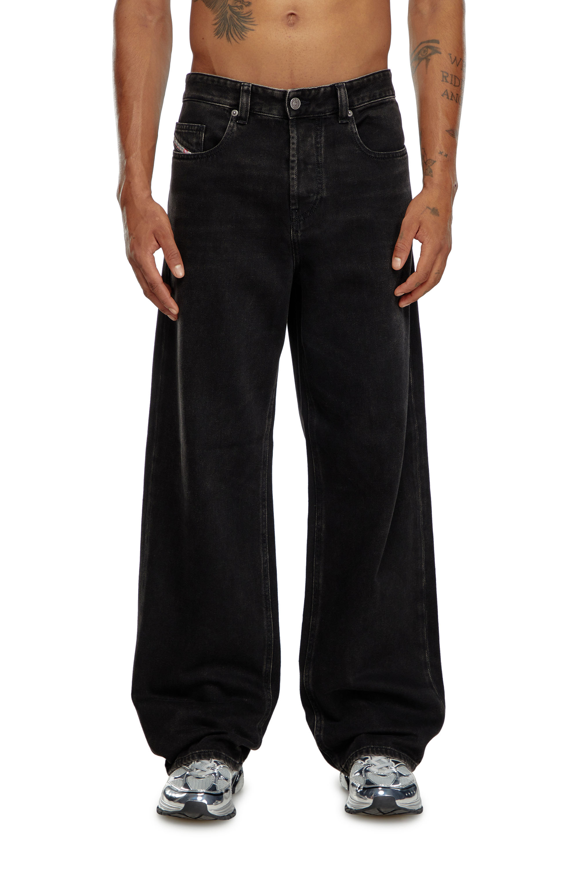 Diesel - Relaxed Jeans - 2001 D-Macro - Jeans - Man - Black
