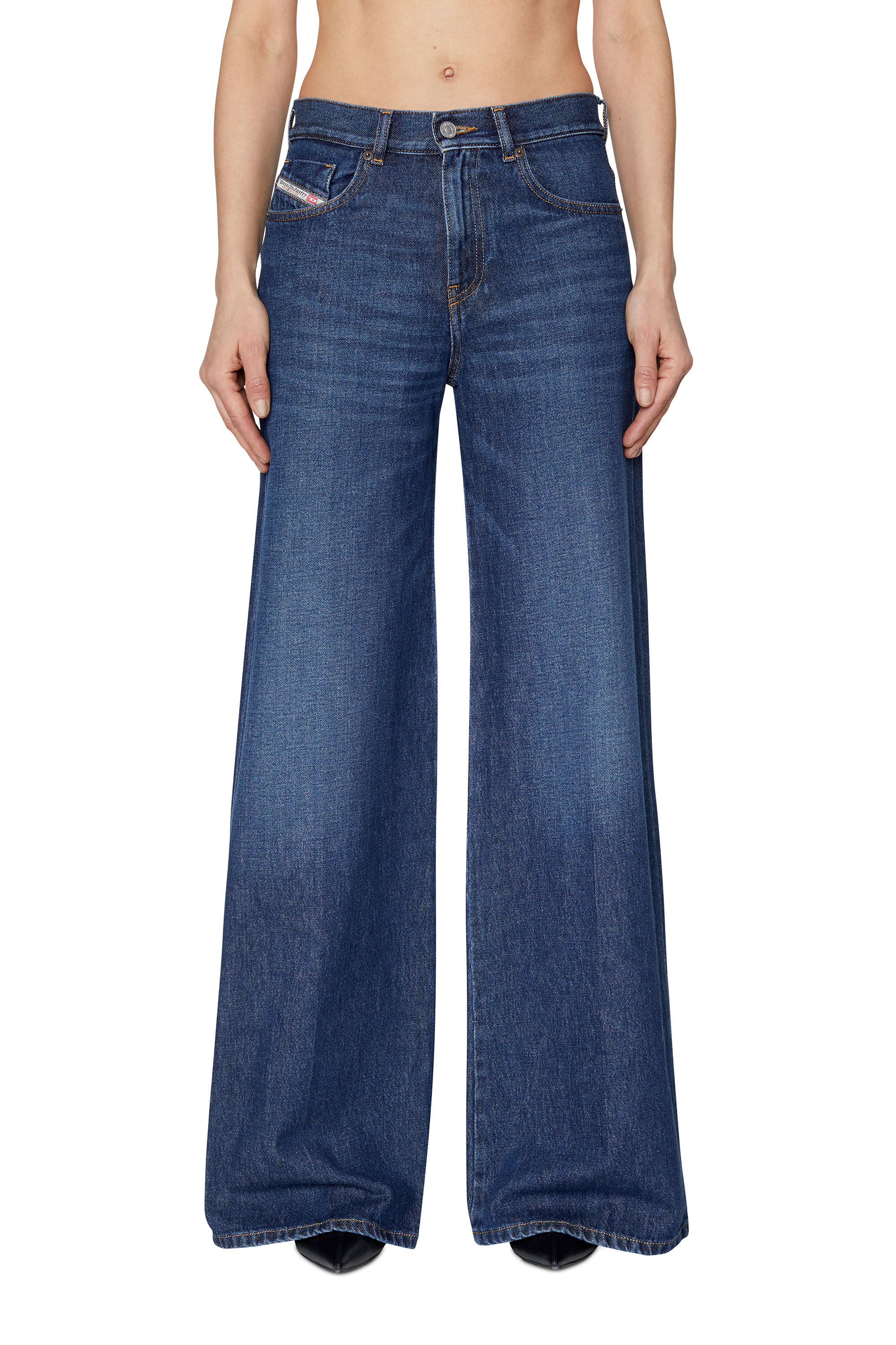 Diesel - Bootcut and Flare Jeans - 1978 D-Akemi - Jeans - Donna - Blu