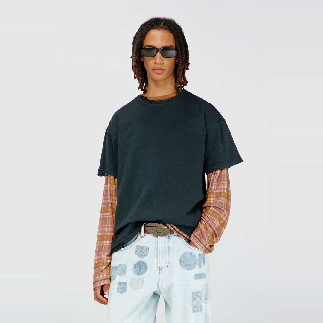 Diesel - T-shirt with frayed edges and crystal details - T-Shirts - Man - Black