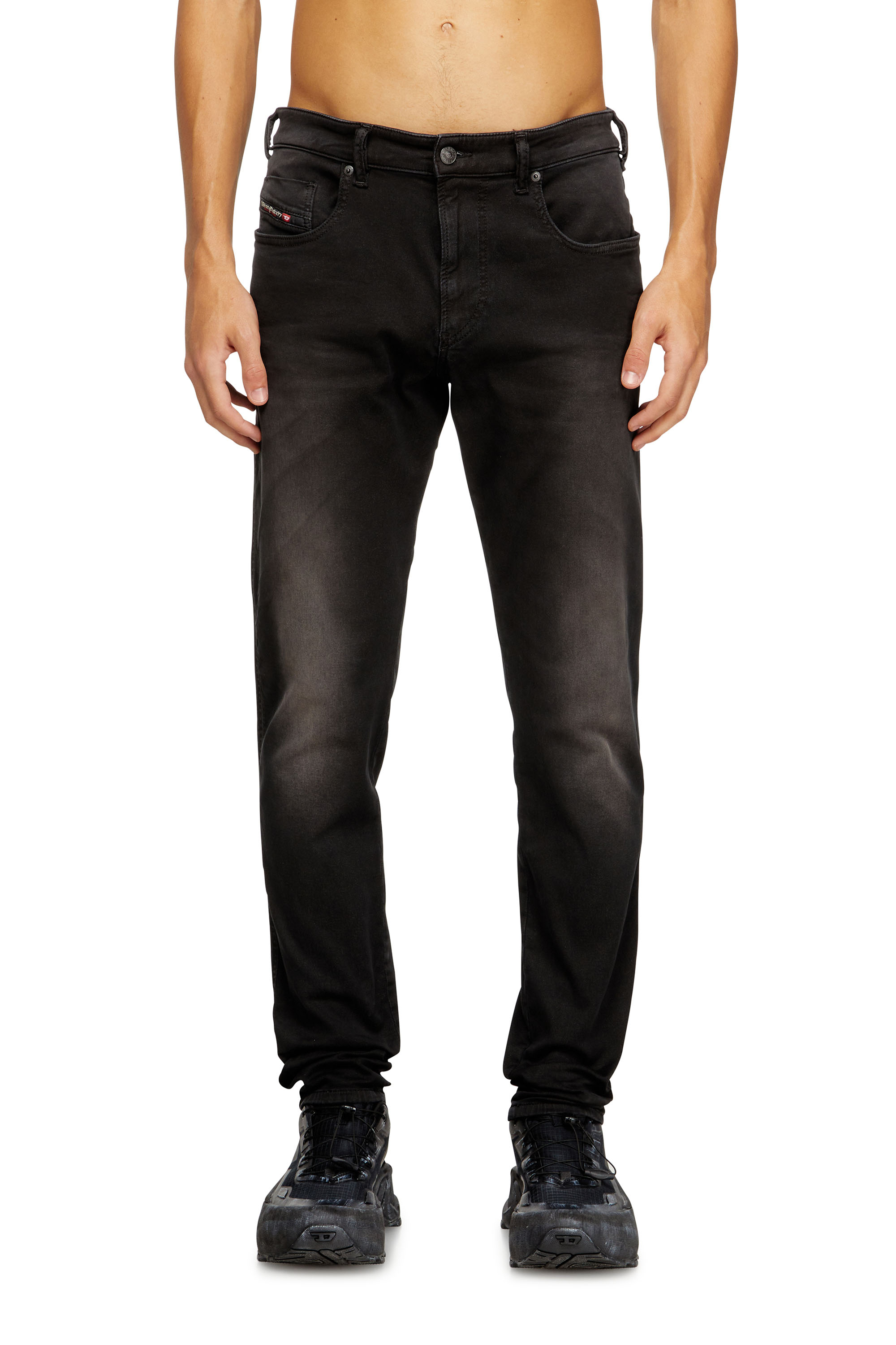 Diesel Slim 2062 D-strukt Joggjeans In Black