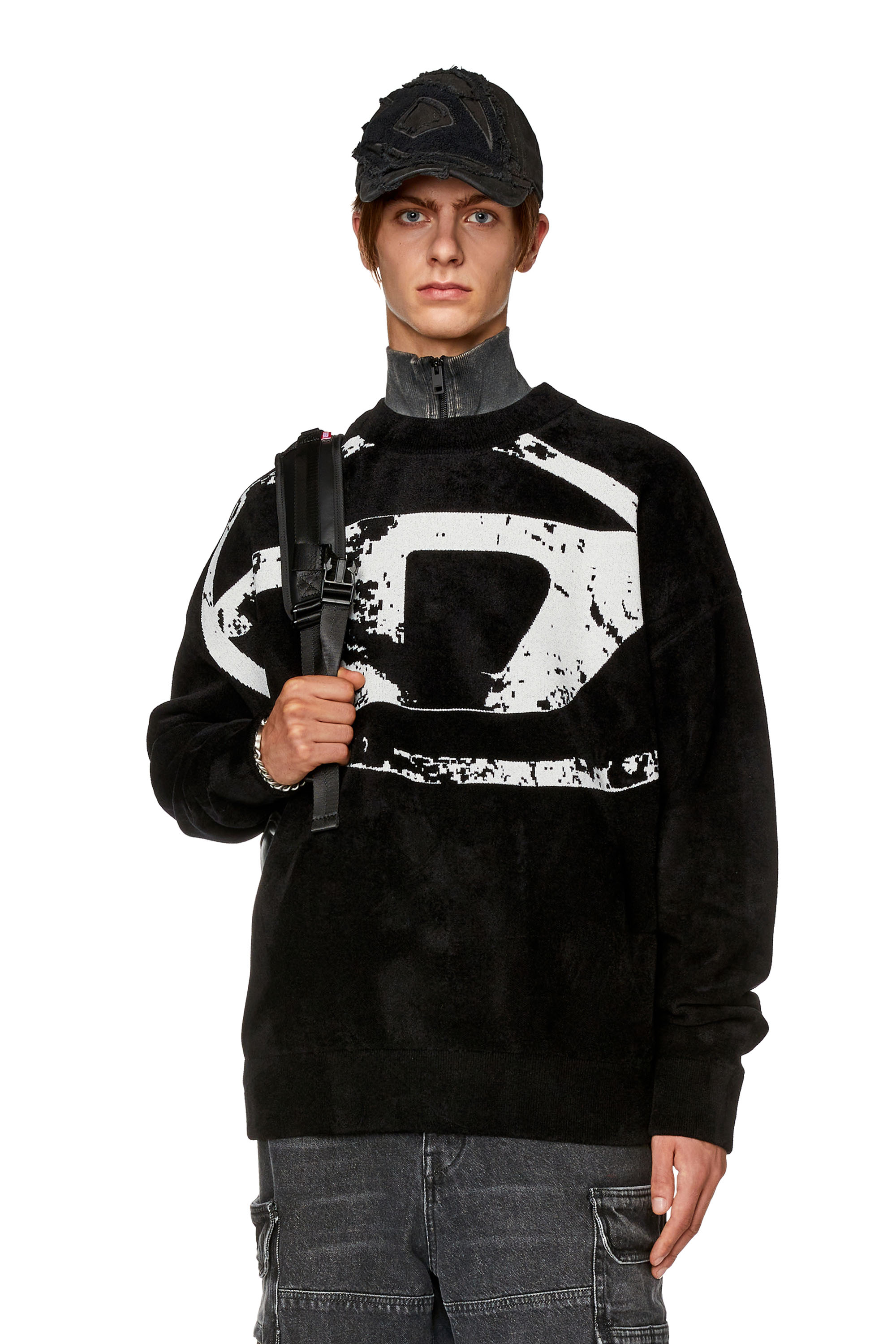 Diesel - Sweatshirt mit Oval D in vielgetragener Optik - Strickwaren - Herren - Schwarz