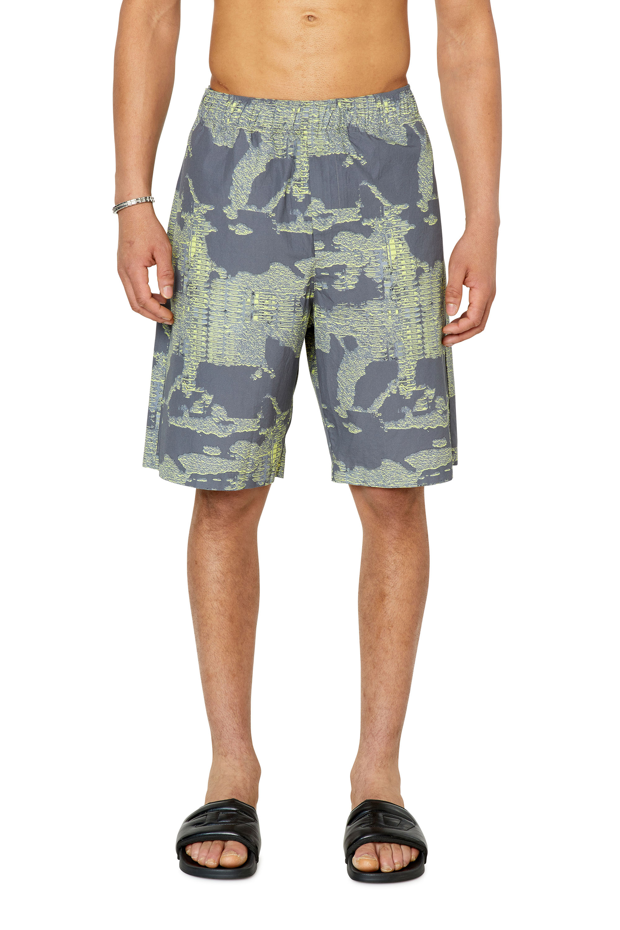 Diesel - Shorts con stampa camouflage pixellata - Shorts - Uomo - Multicolor