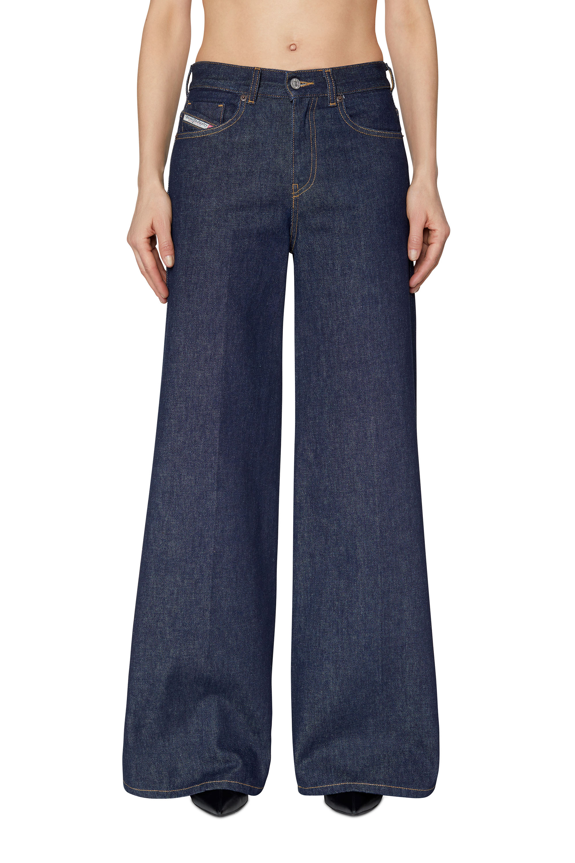 Diesel - Bootcut and Flare Jeans - 1978 D-Akemi - Jeans - Donna - Blu