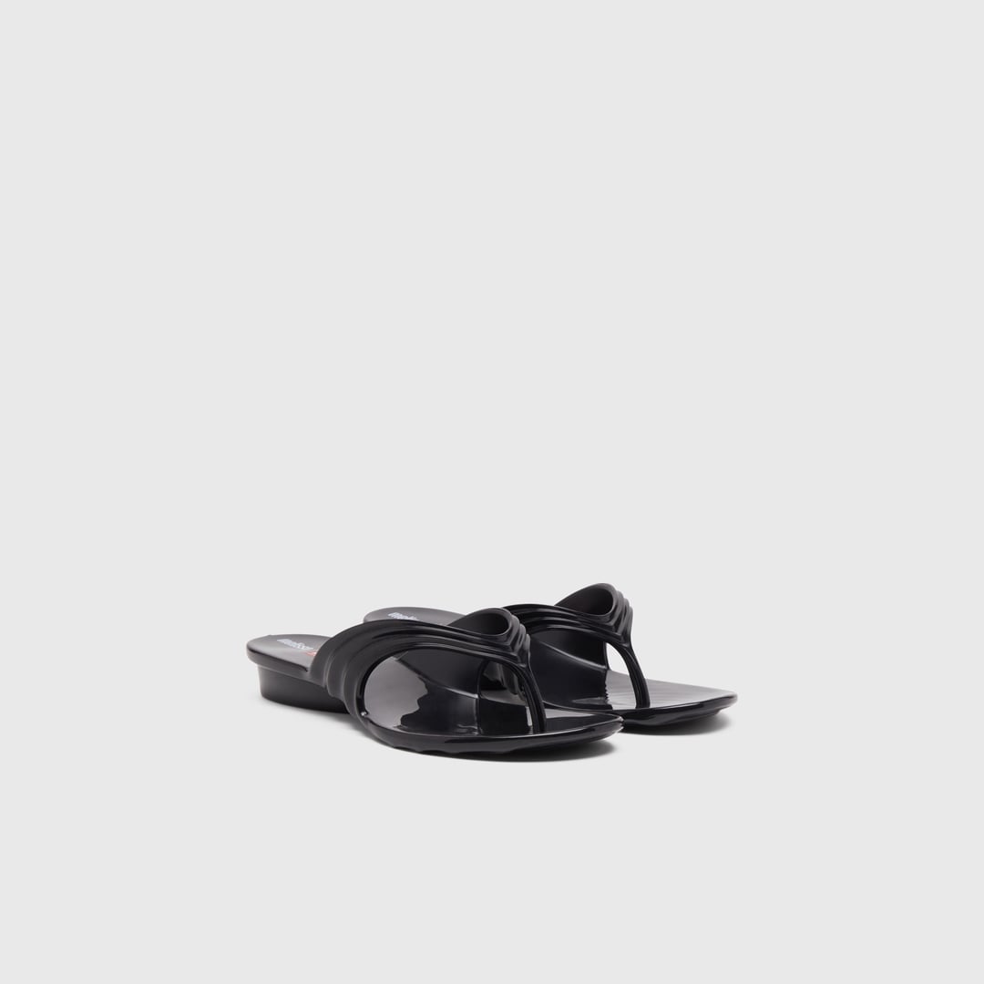 Diesel - Sculptural flip-flops in Melflex - Sandals - Woman - Black