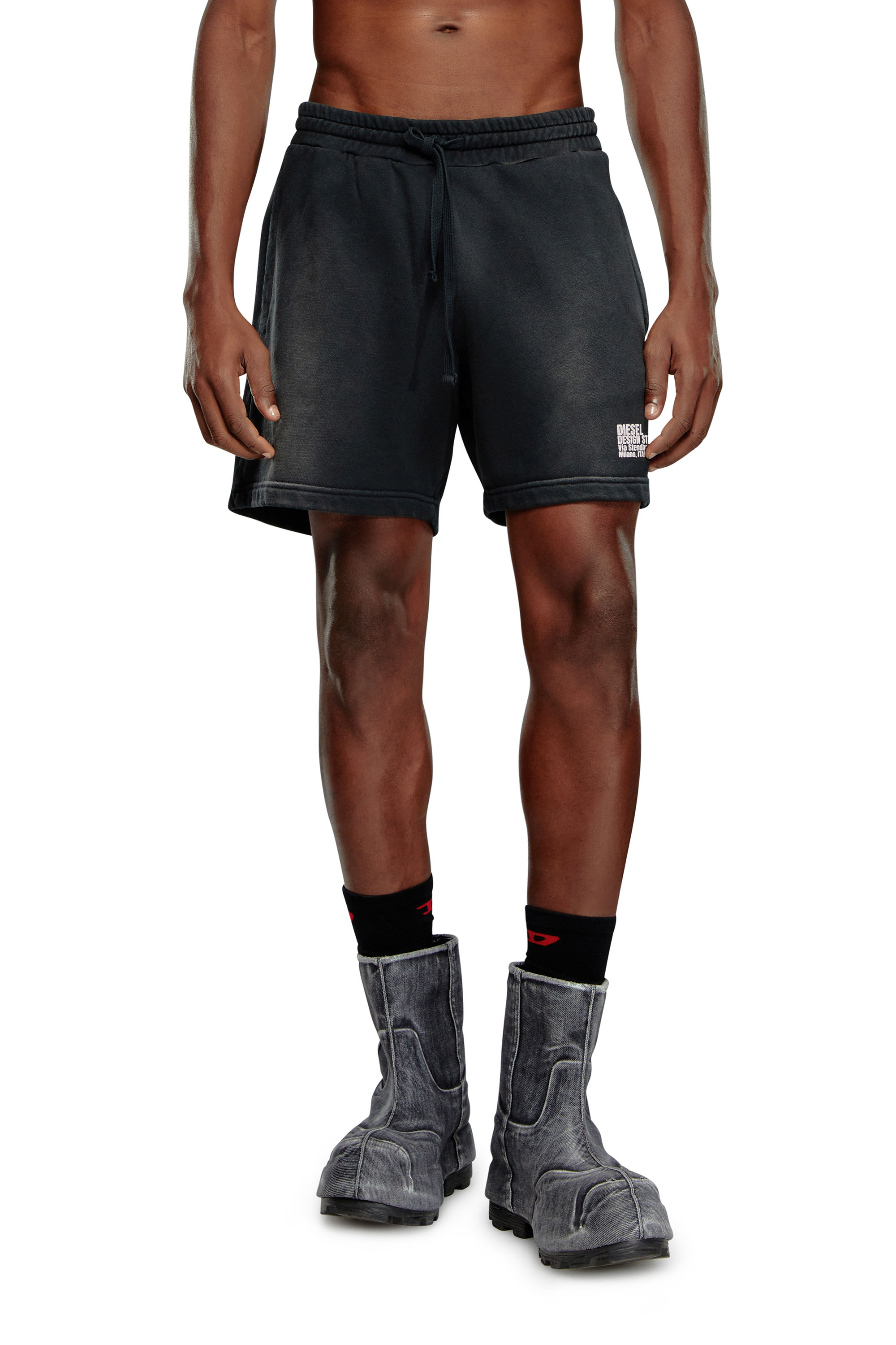 Diesel - Pantalones cortos deportivos con efecto desteñido - Shorts - Hombre - Negro