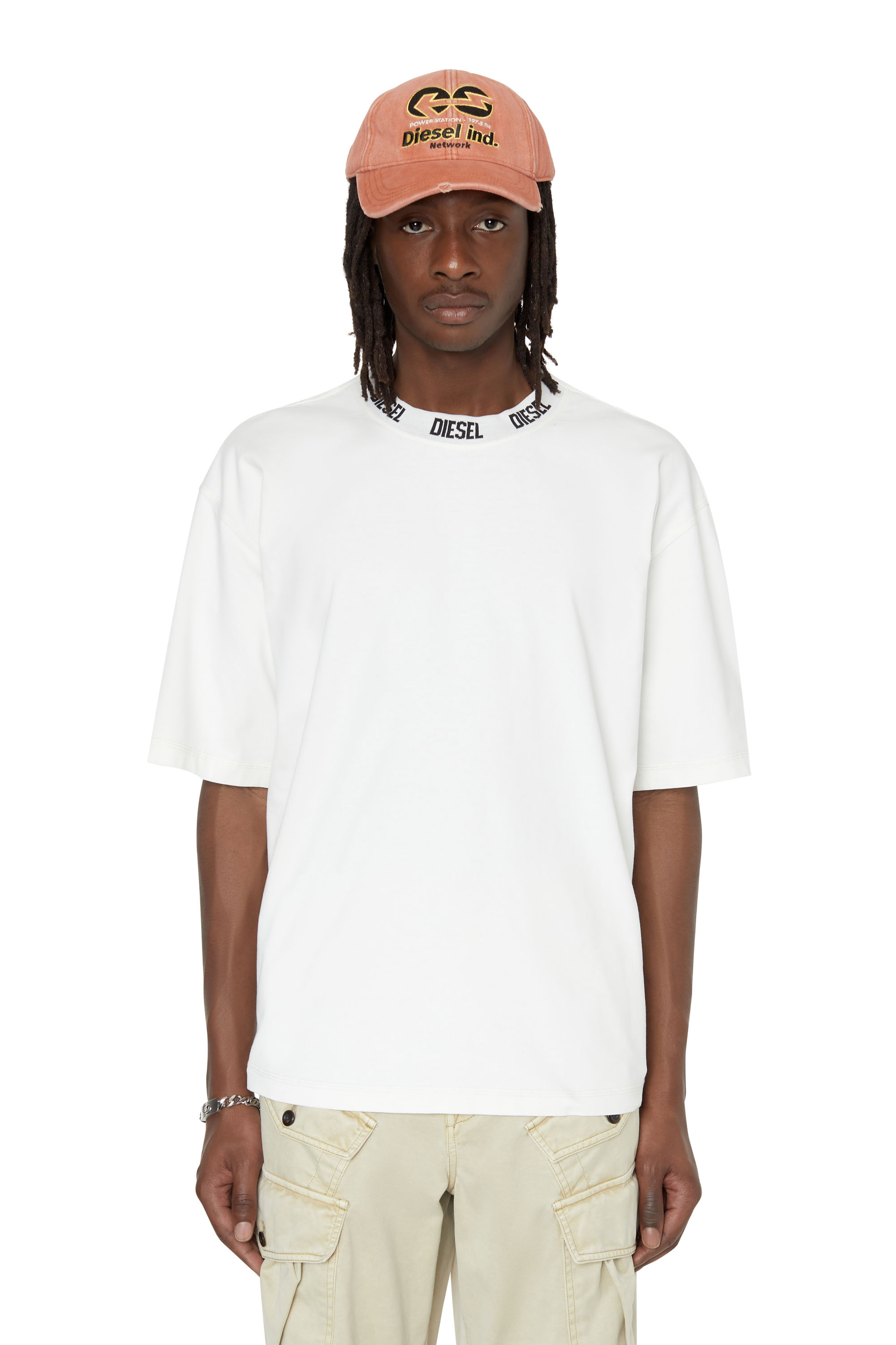 Diesel - T-shirt oversize con logo sul colletto - T-Shirts - Uomo - Bianco