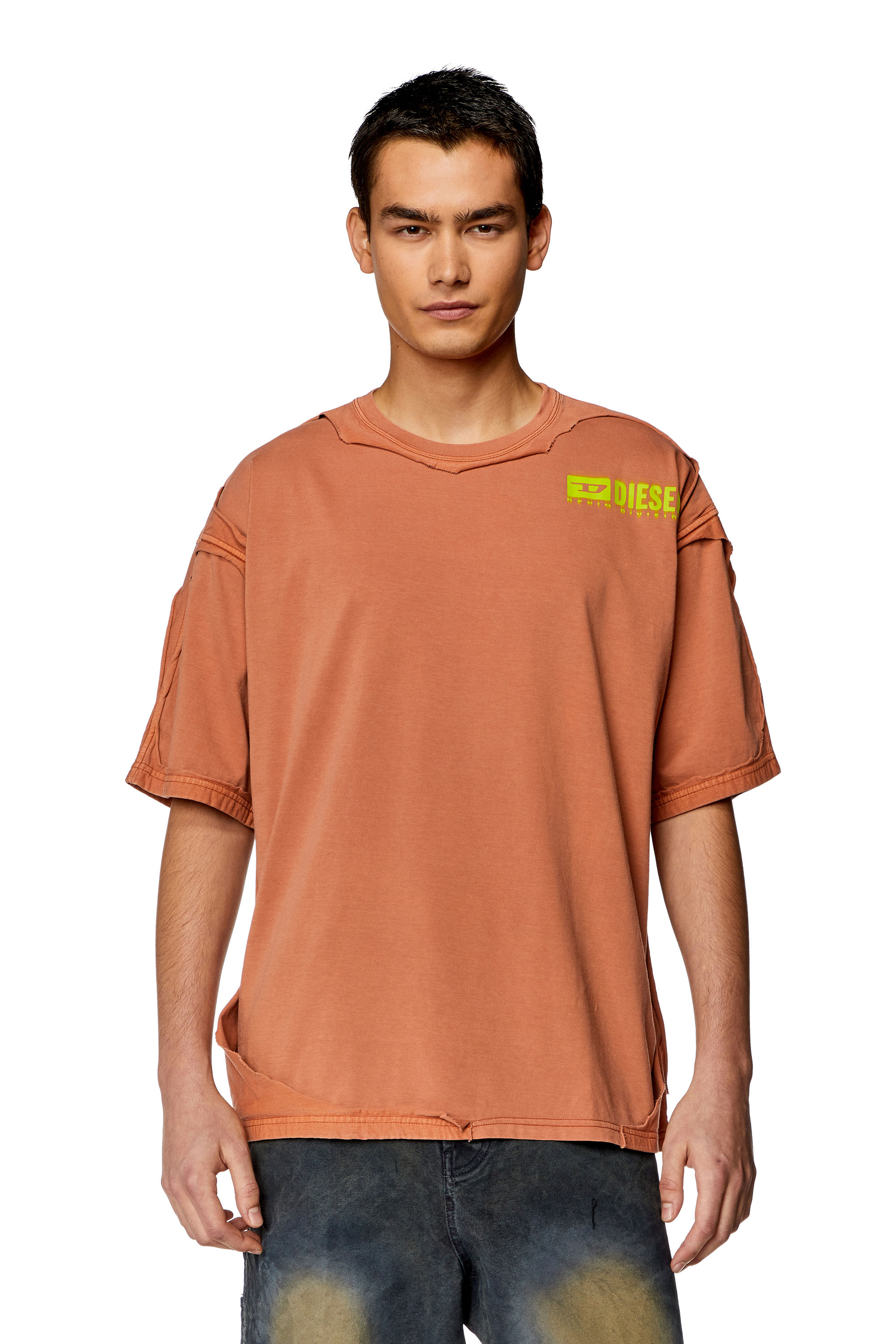 Diesel - Destroyed-T-Shirt mit Peel-Off-Effekt - T-Shirts - Herren - Orange