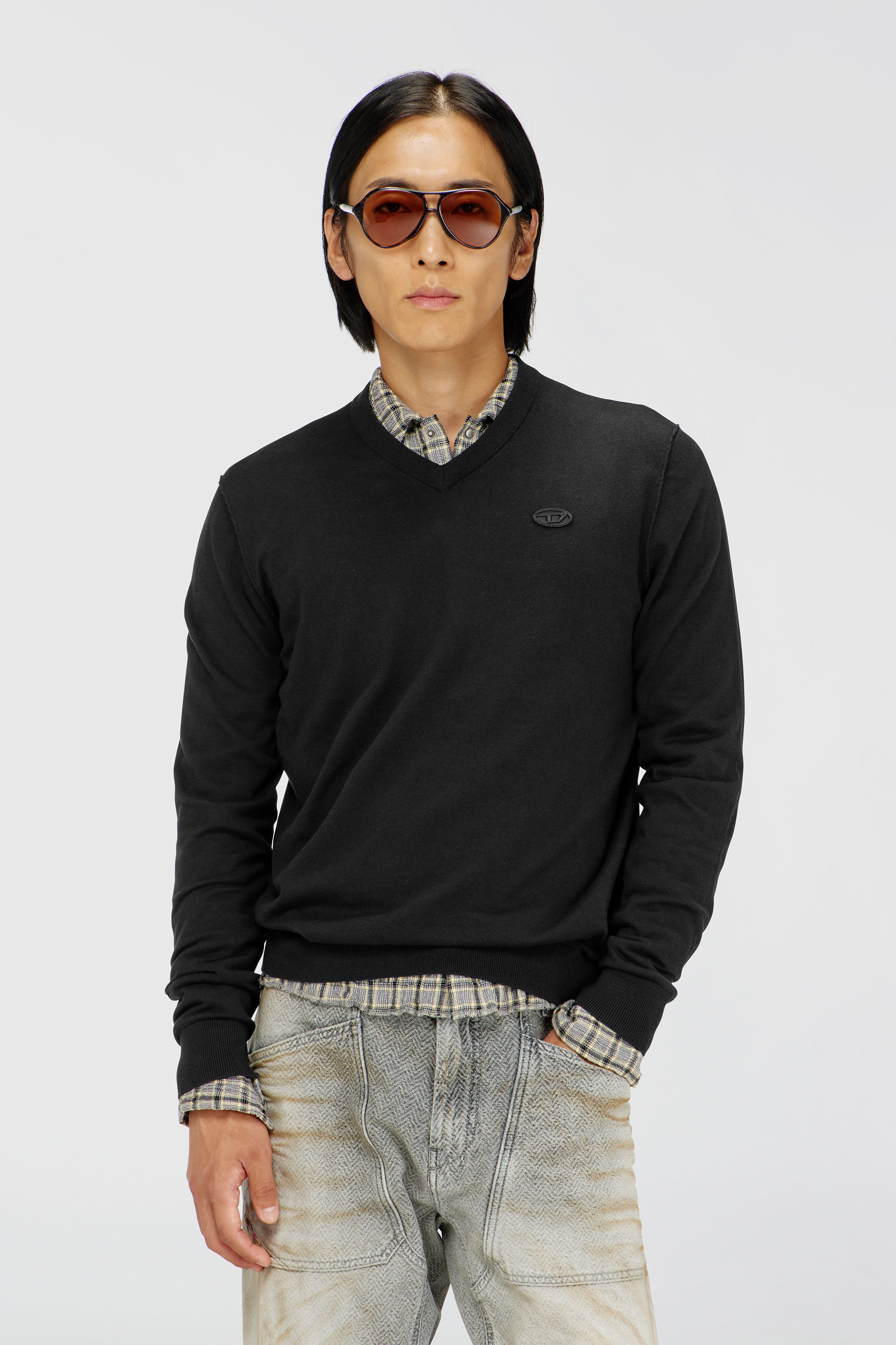 Diesel - Cotton knit V-neck with tonal Oval D logo - Knitwear - Man - Black