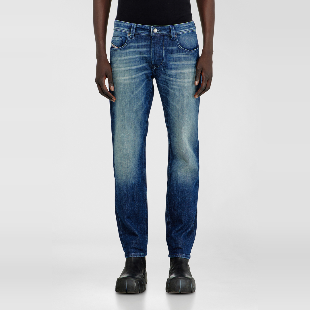 Diesel Jeans Regular Taille Basse 1986 Larkee-Beex, Bleu foncé, Fermeture boutonnée