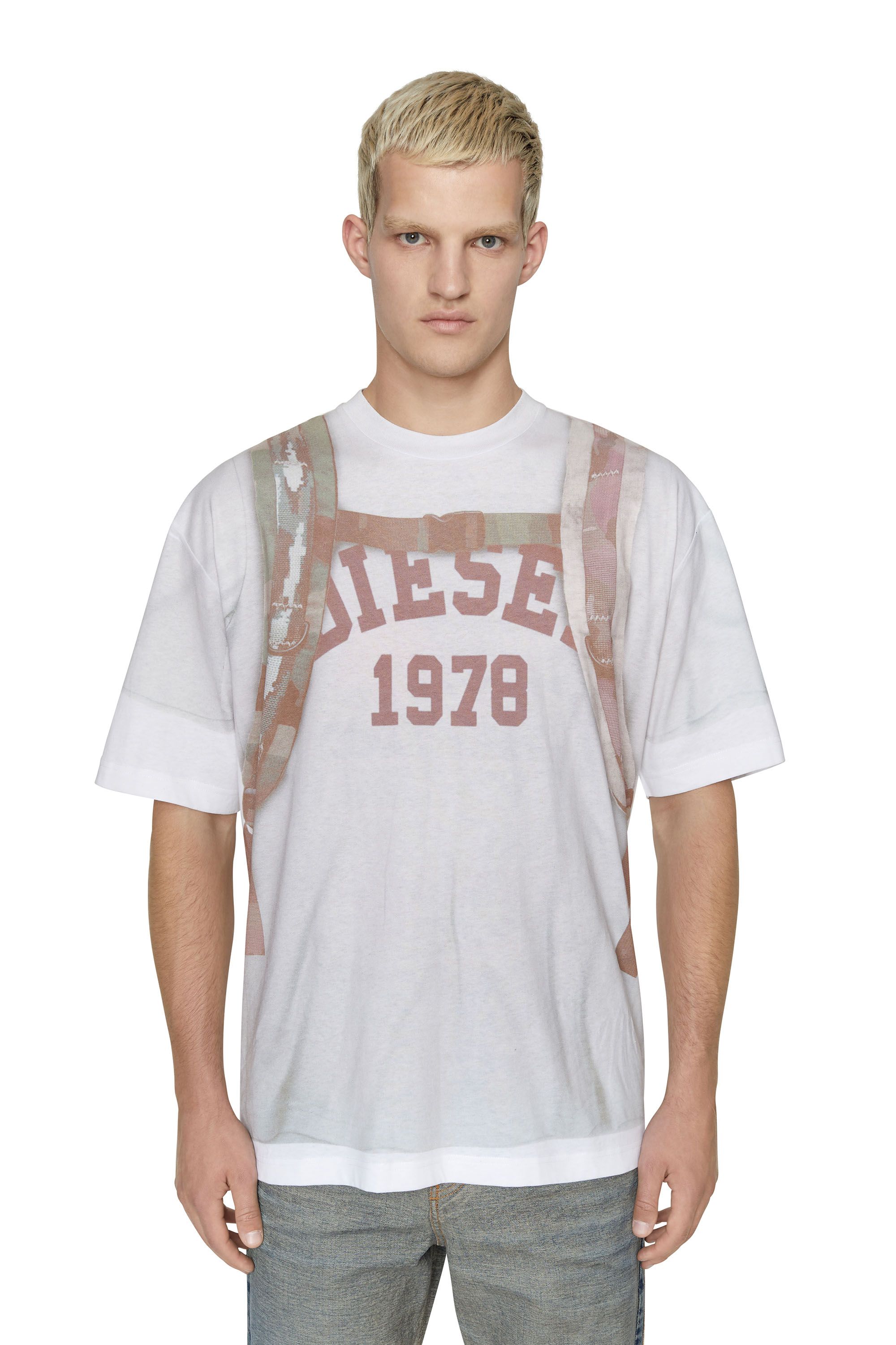 Diesel - T-shirt con zaino trompe l'oeil - T-Shirts - Uomo - Bianco