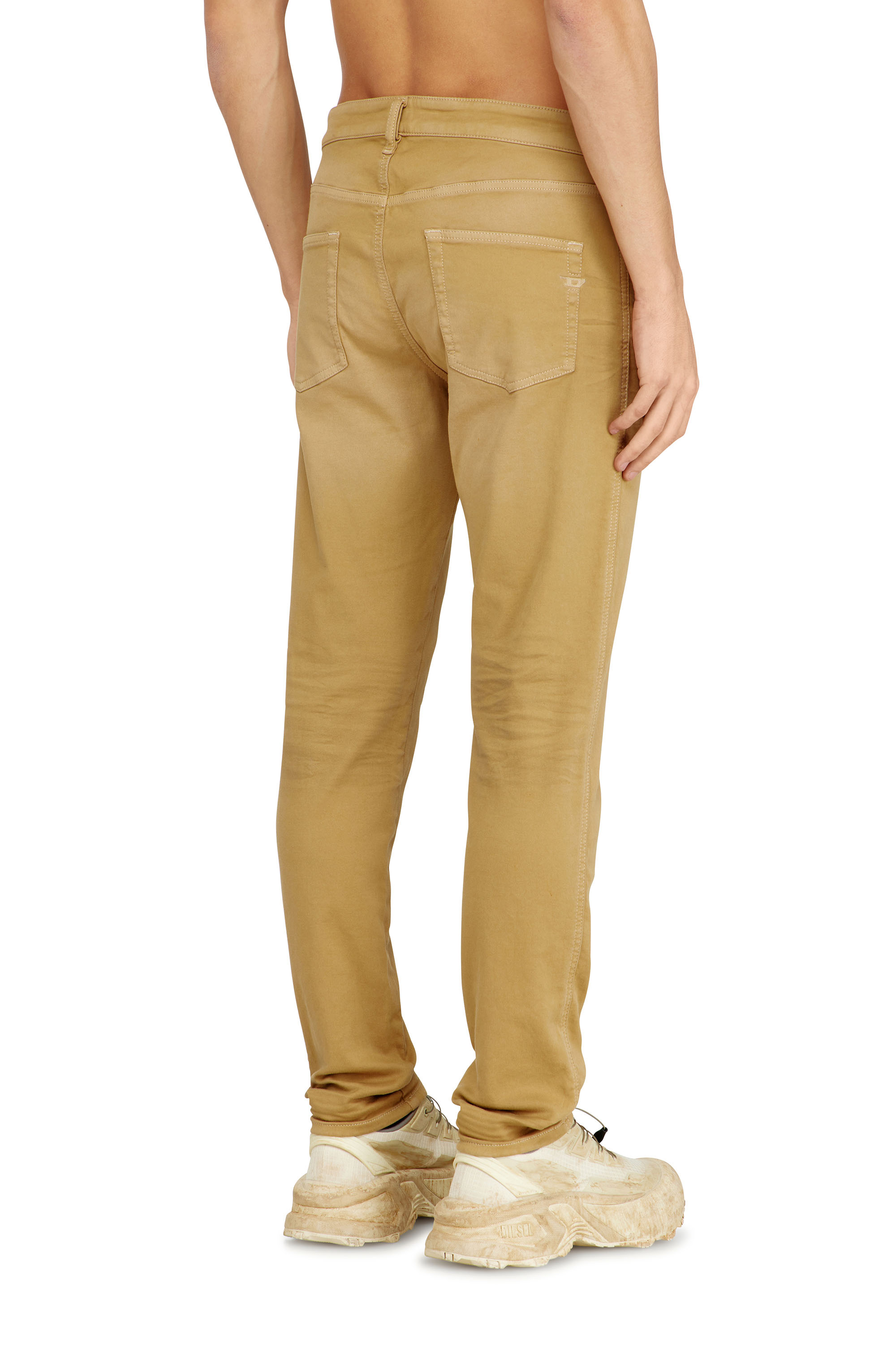Diesel - Man's Slim 2062 D-Strukt Joggjeans&reg; 0670M, Beige - 3