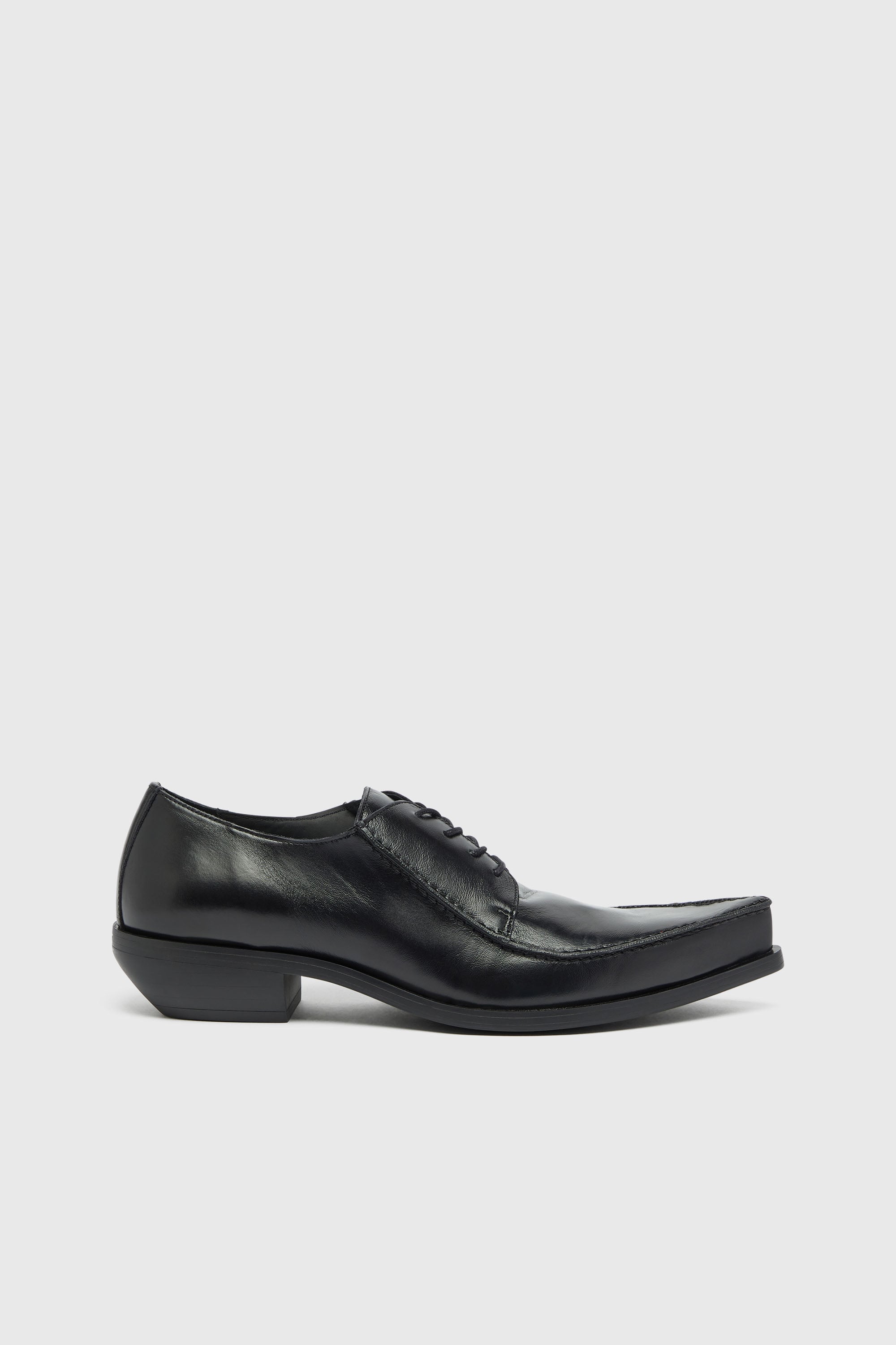 Diesel - D-Frido-Derby shoes in leather - Lace Ups and Clogs - Man - Black